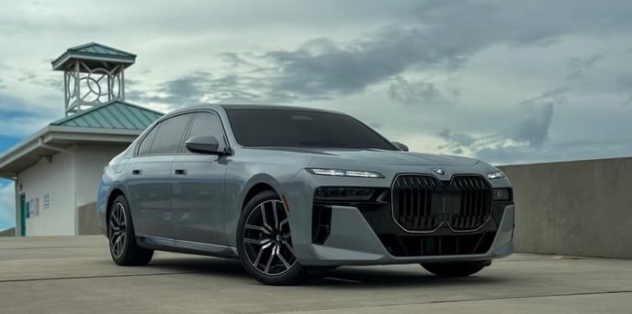 Bmw 760i view 1